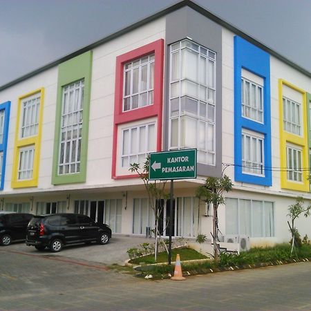 The Suites Metro Apartment - Putri Bandung Kültér fotó