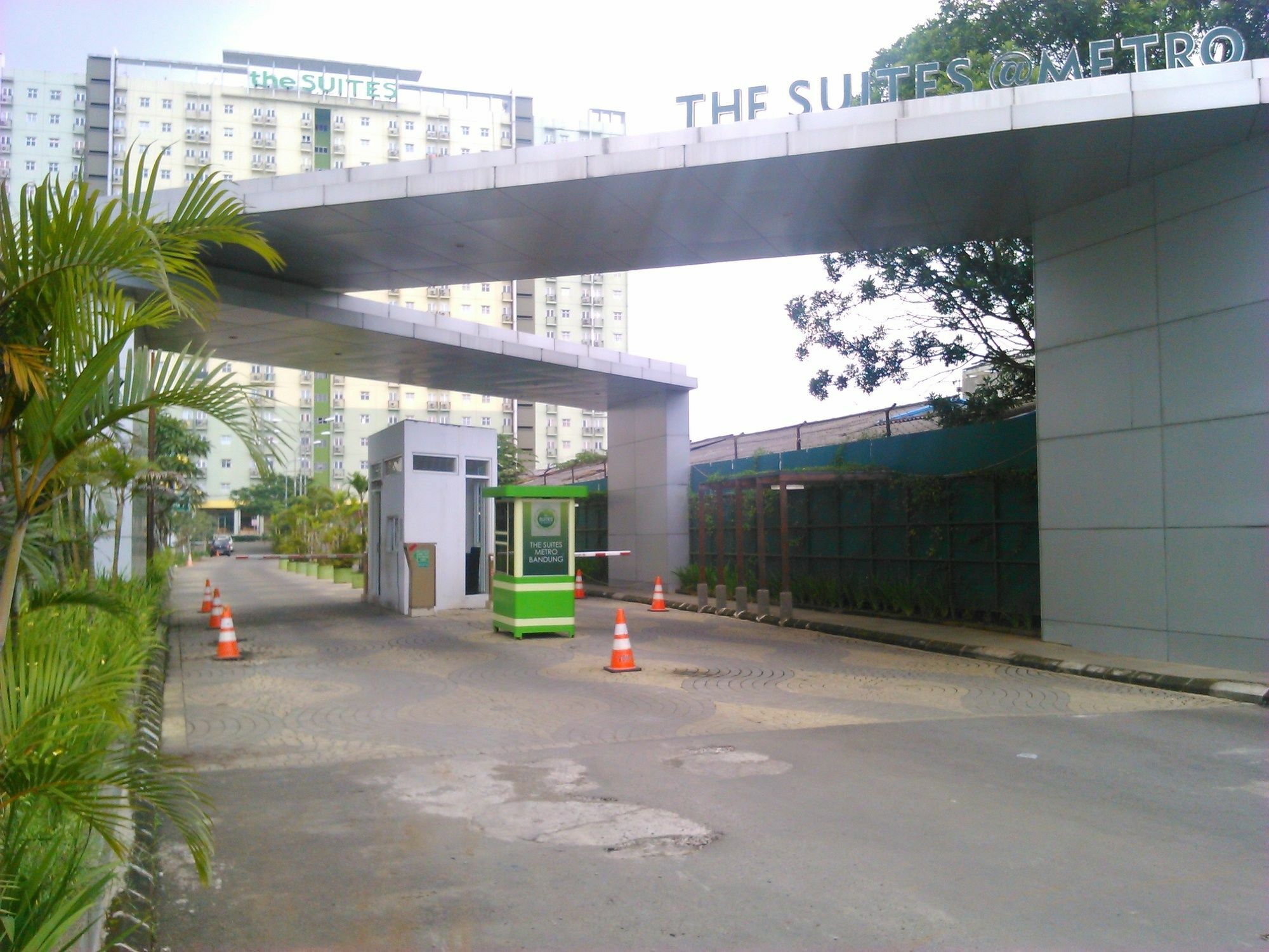 The Suites Metro Apartment - Putri Bandung Kültér fotó